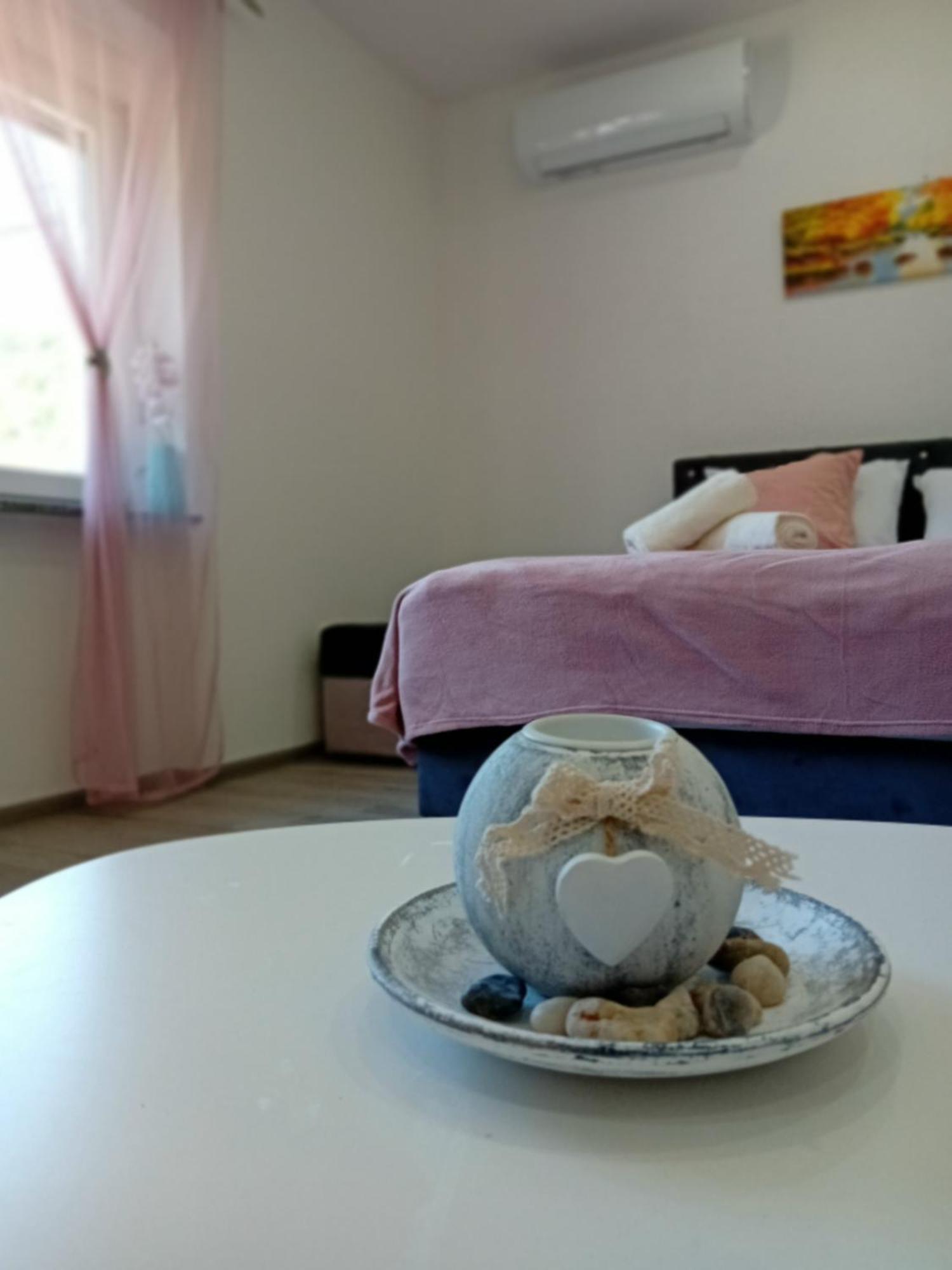 Apartman Edwin 亚伊采 外观 照片