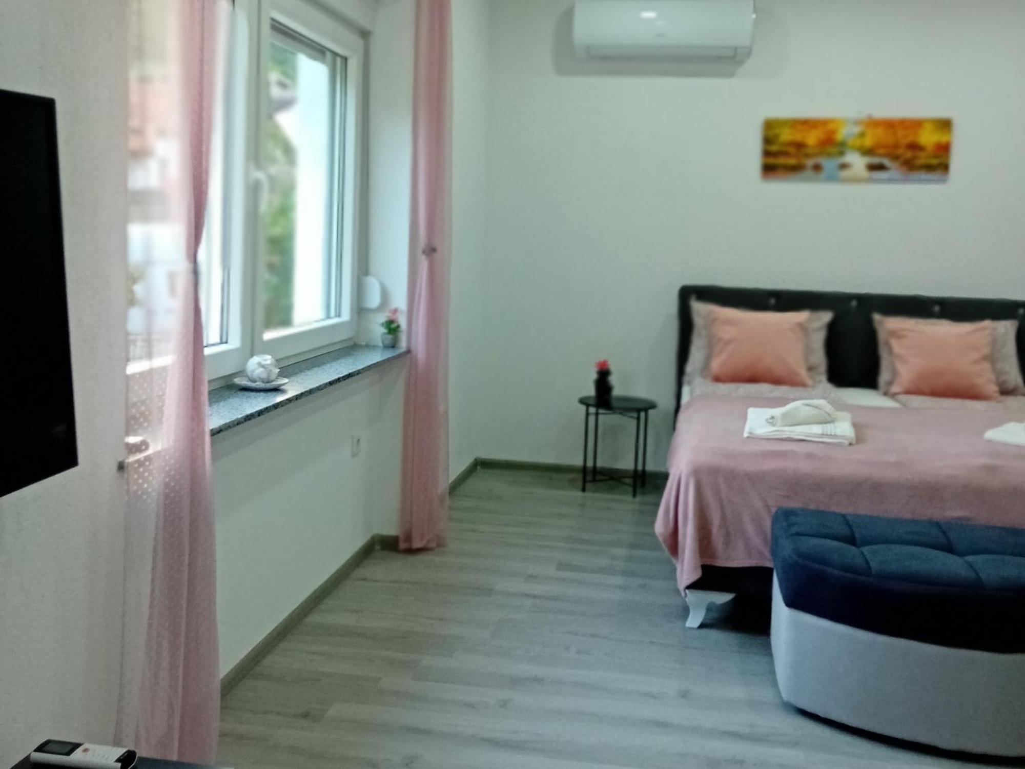 Apartman Edwin 亚伊采 外观 照片