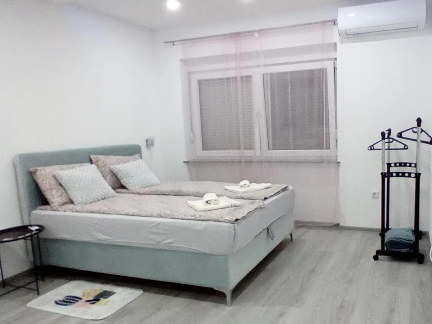 Apartman Edwin 亚伊采 客房 照片