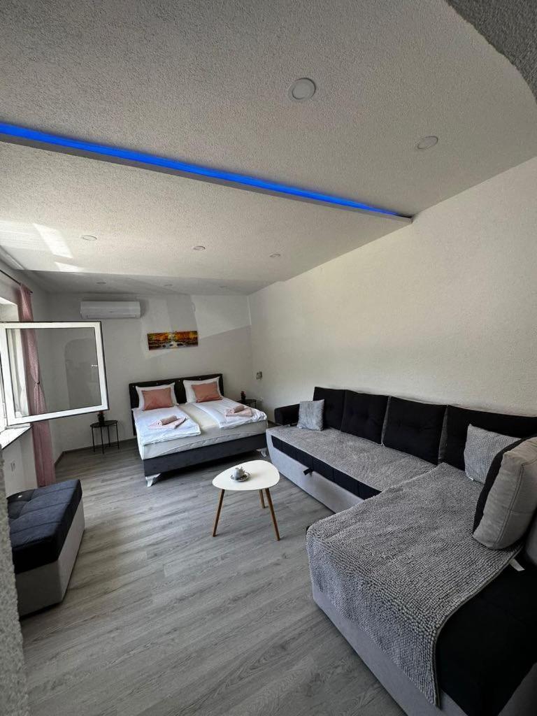 Apartman Edwin 亚伊采 外观 照片