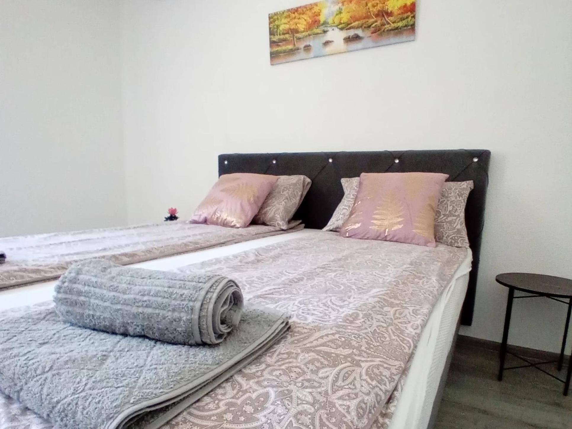 Apartman Edwin 亚伊采 外观 照片