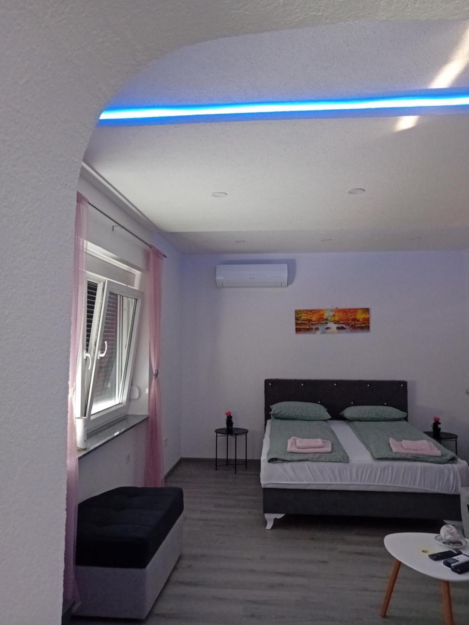 Apartman Edwin 亚伊采 外观 照片