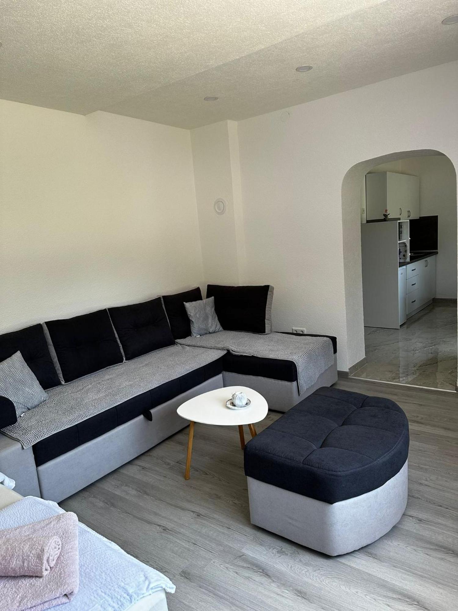 Apartman Edwin 亚伊采 外观 照片